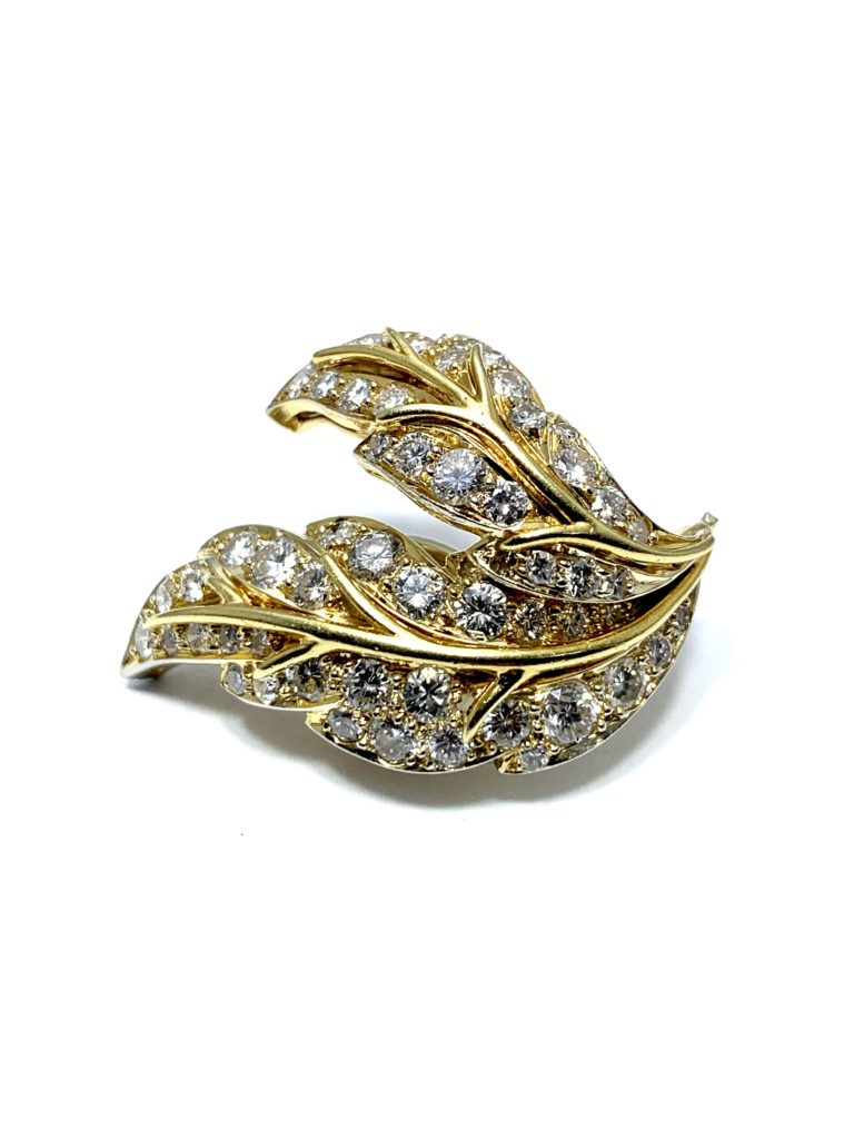 Van Cleef & Arpels 4.28 Carat Round Brilliant Diamond Leaf Van Cleef & Arpels 4.28 Carat Round Brilliant Diamond Leaf