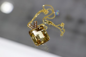 Vintage Pendant Necklace DC