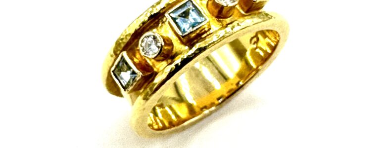 Vintage Yellow Gold diamond and sapphire ring